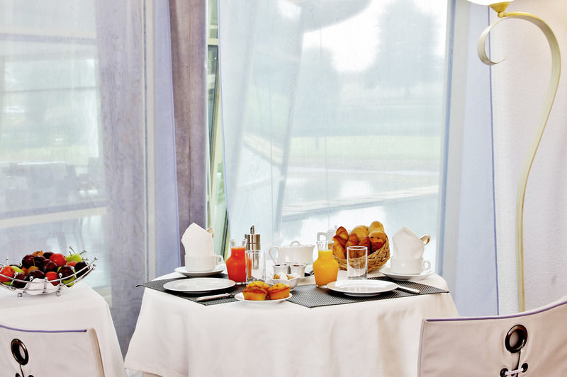 Logis Des Lacs D'Halco Hagetmau Экстерьер фото